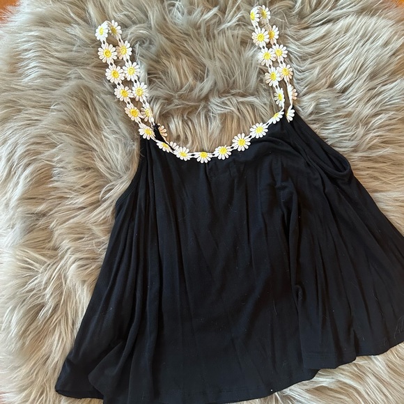 Black Tank-top with Daisy Detail Straps - Picture 3 of 6